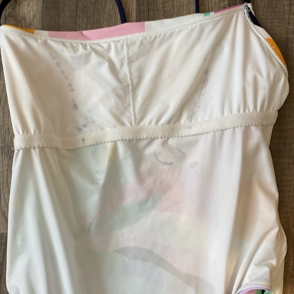 TRINA TURK
MOSAIC SUNRISE HIGH LEG MAILLOT
(Swimsuit and cover up ) - Picture 5 of 16